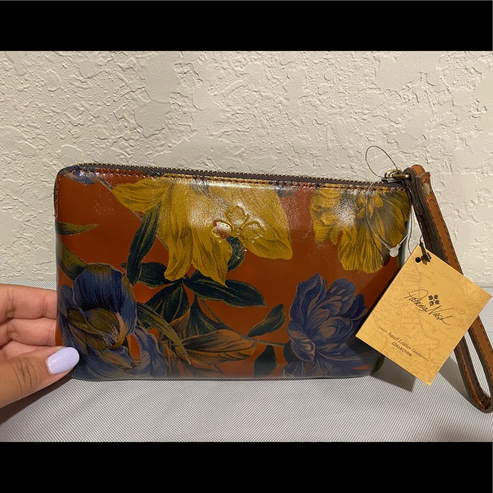 NWT Patricia Nash English Garden Capri Leather Wristlet